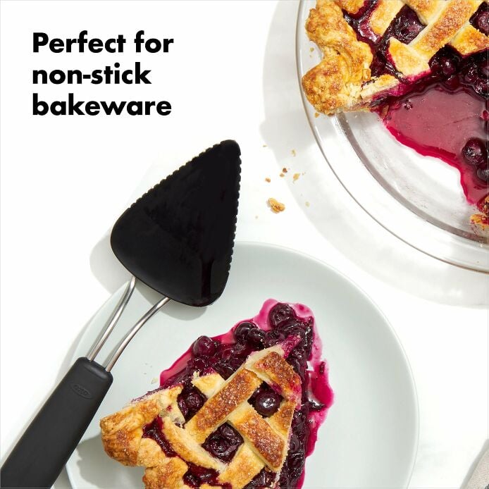 Nylon Flexible Pie Server - US 8082