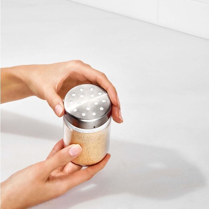 Adjustable Shaker - US 7995
