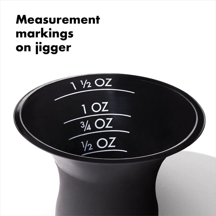 OXO Good Grips Plastic Cocktail Shaker- 20 oz/590 mL capacity - US 2528